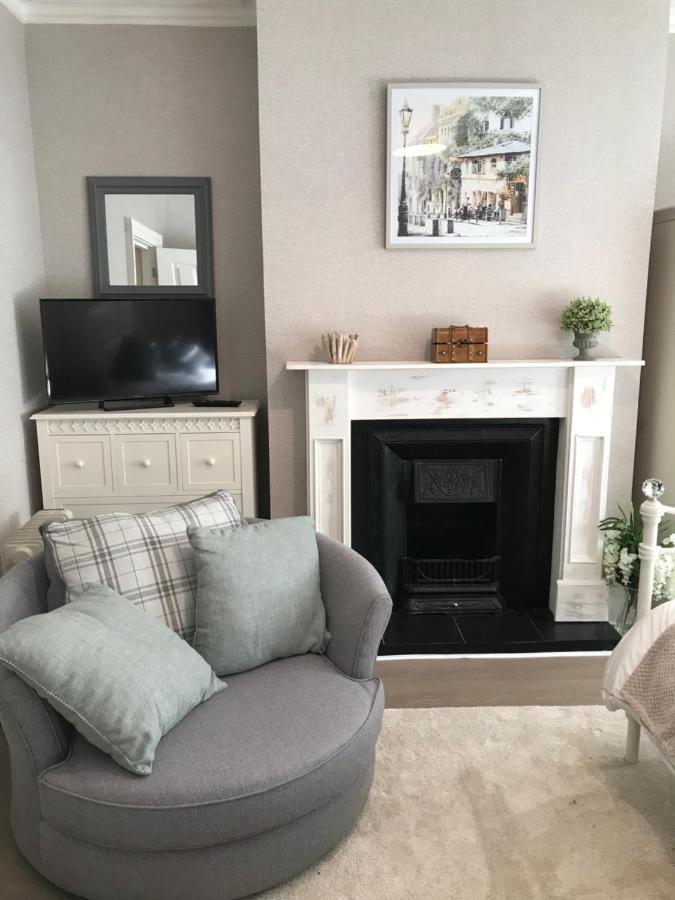 Lovely In Centre Apartment Swindon