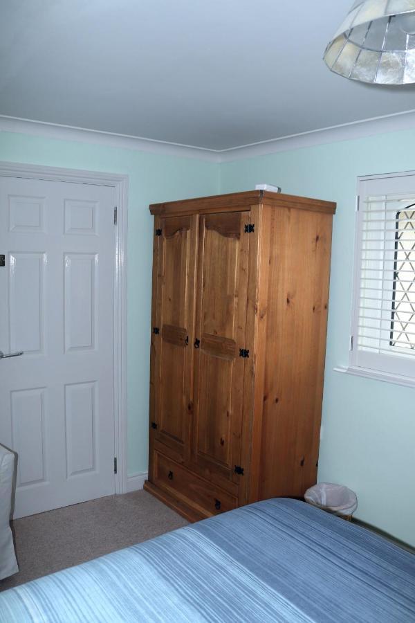 Bed & Breakfast Highworth House