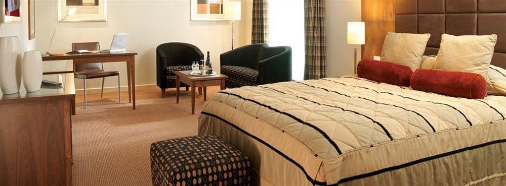 Alexandra House 4* Swindon