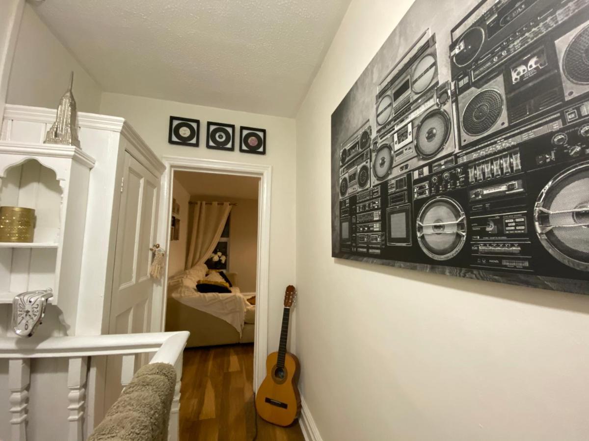 Beautiful Spacious In Town Centre Swindon