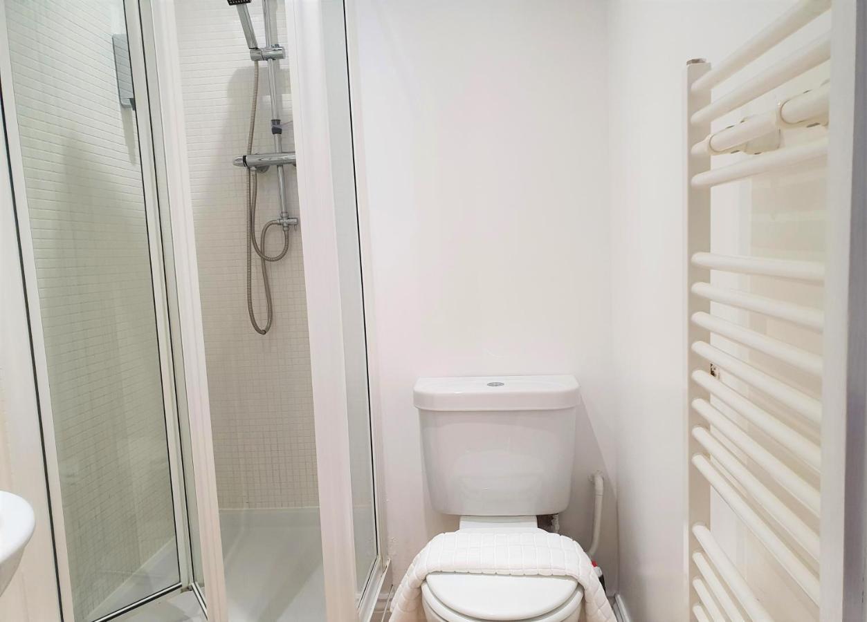 Old Town West - Newly Refurbished Apartamento Swindon