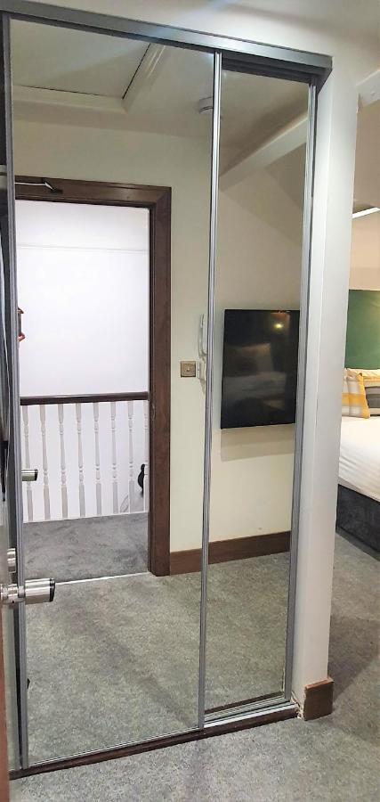 Apartment At 74 *
