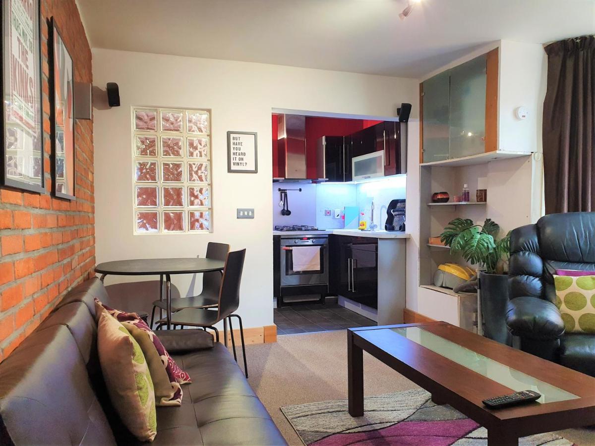 Bath Road Apartment