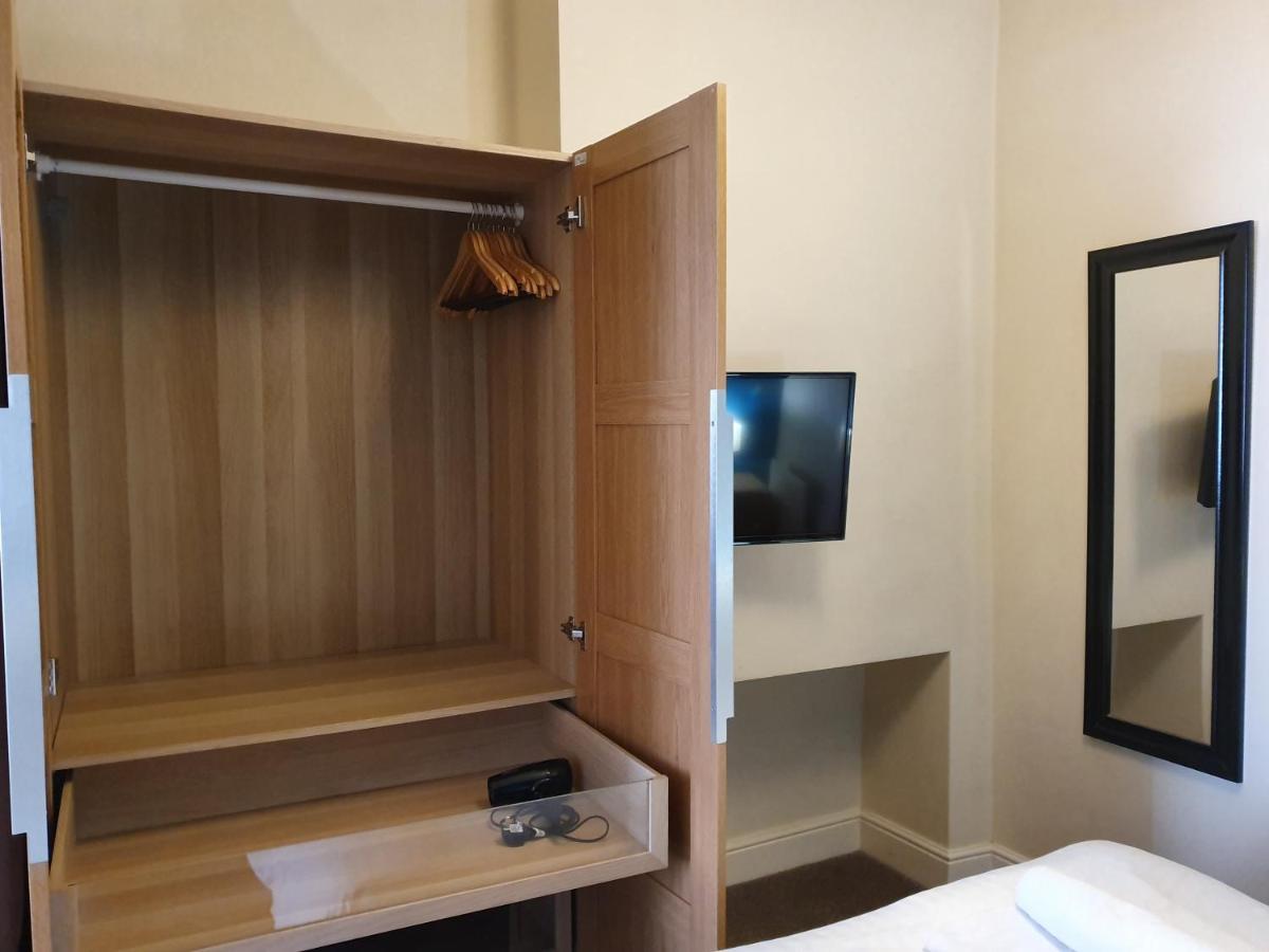 Bath Road Apartment