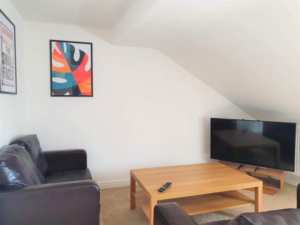 Westlecott House - Old Town Apartment Swindon