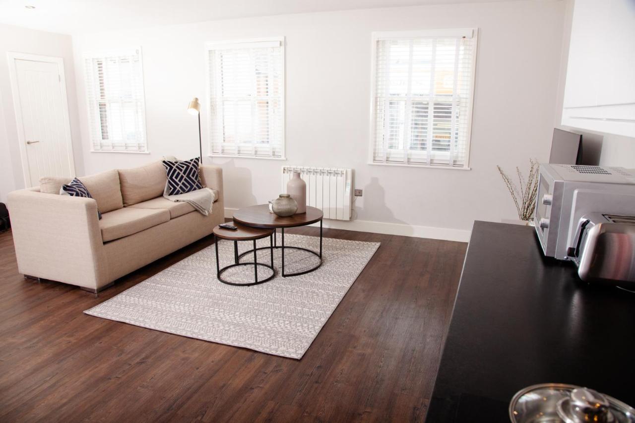 High Life Serviced - Old Town Apartment Swindon
