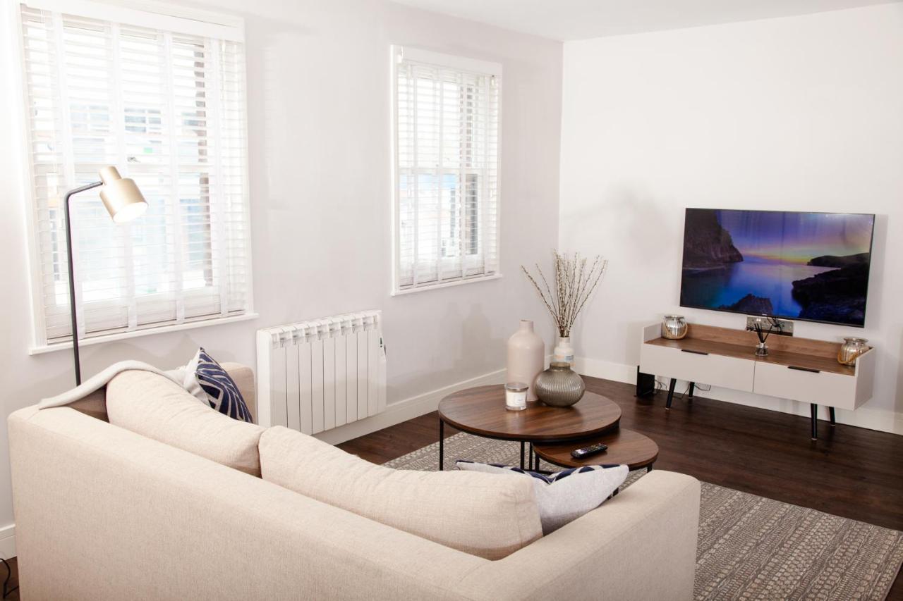 High Life Serviced - Old Town Apartment