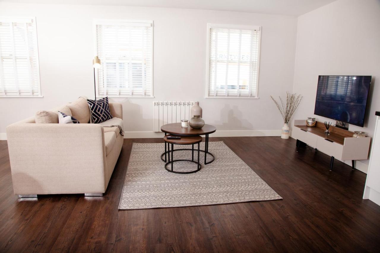High Life Serviced - Old Town Apartment Swindon