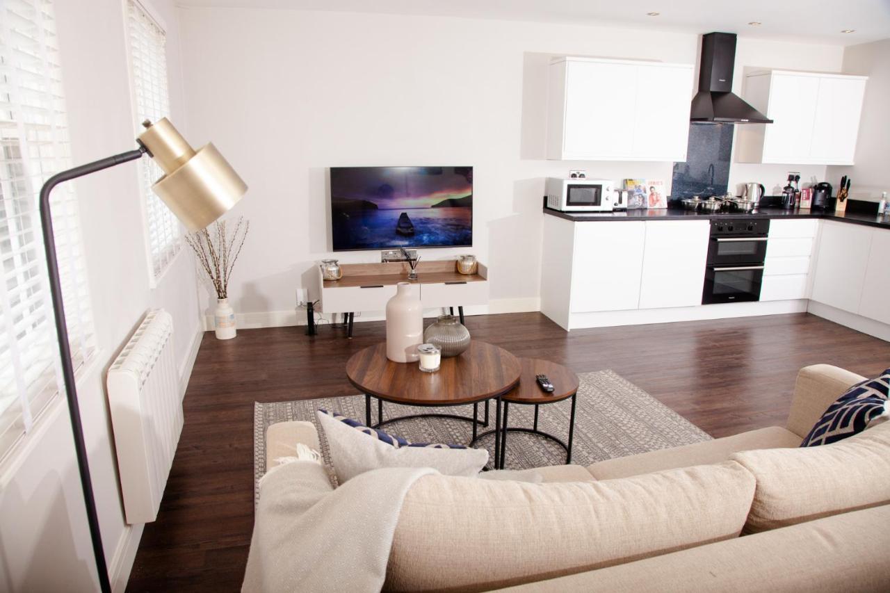 High Life Serviced - Old Town Apartment Swindon