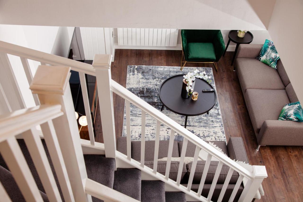 High Life Serviced - Old Town Apartment
