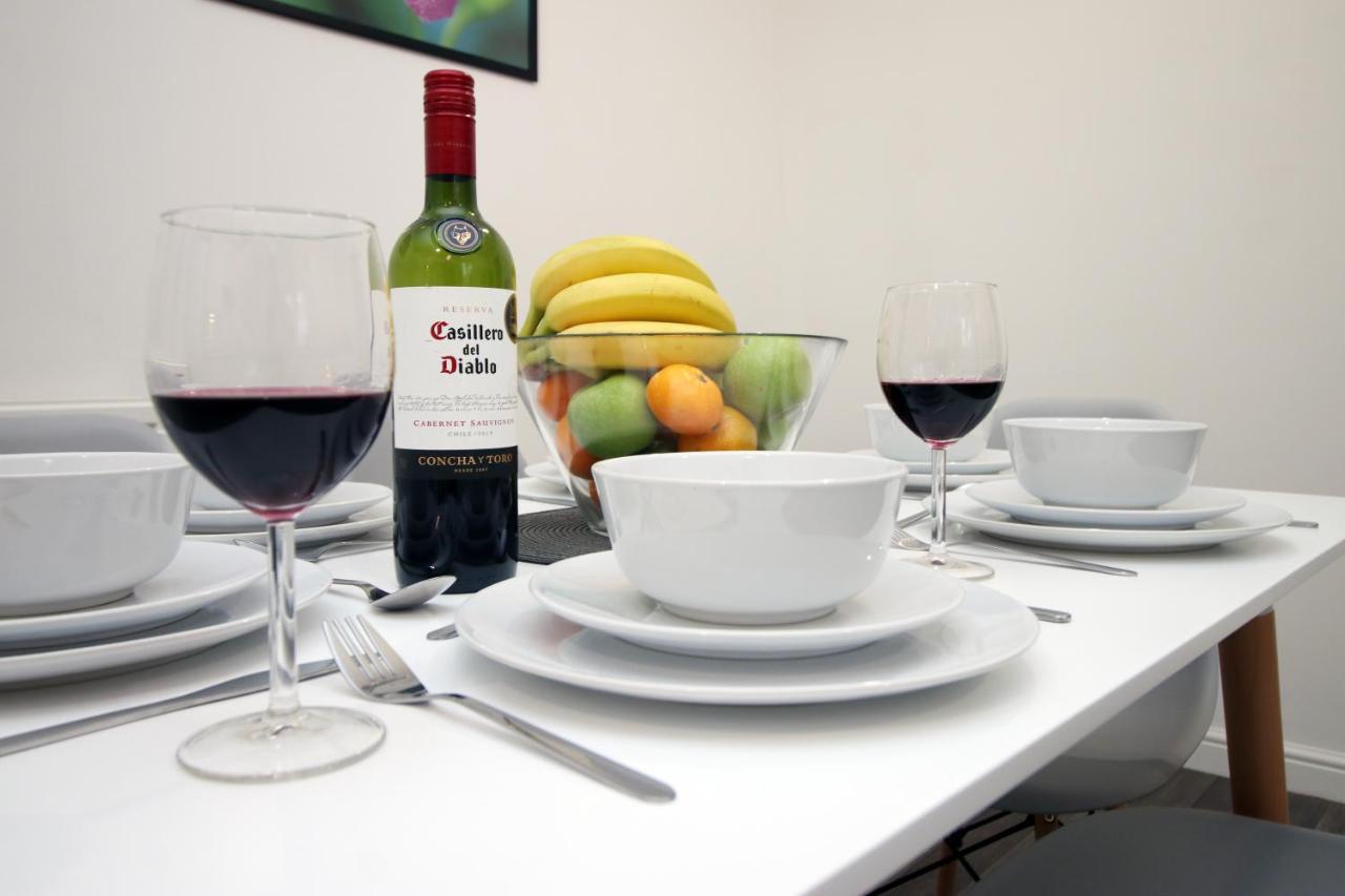 Delft - Spacious Home, High Speed Wi-fi, Free Parking, Terrace Holiday home
