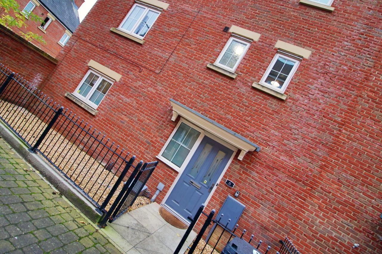 Delft - Spacious Home, High Speed Wi-fi, Free Parking, Terrace Holiday home
