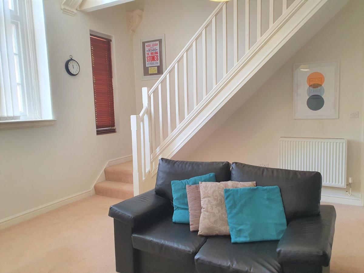 - Spacious 2 Beds *