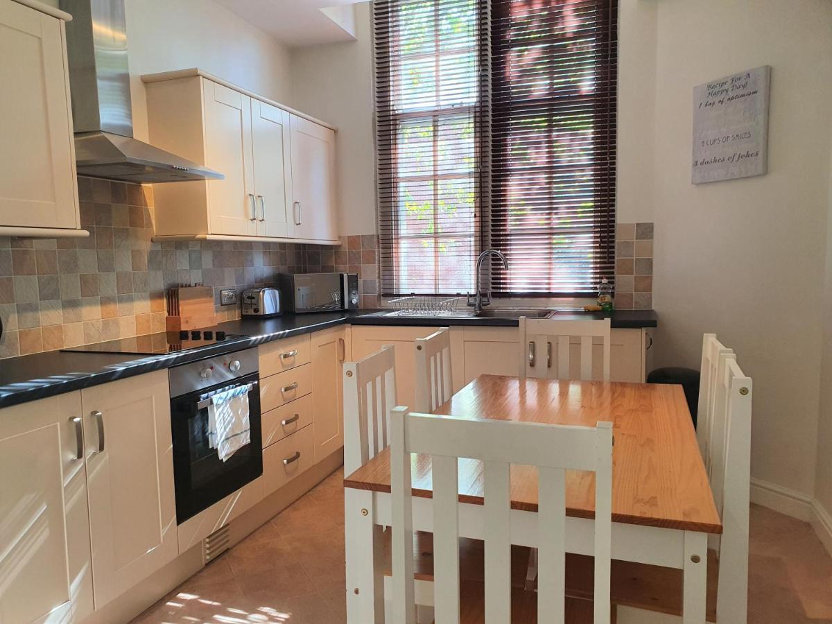 Apartment - Spacious 2 Beds Swindon