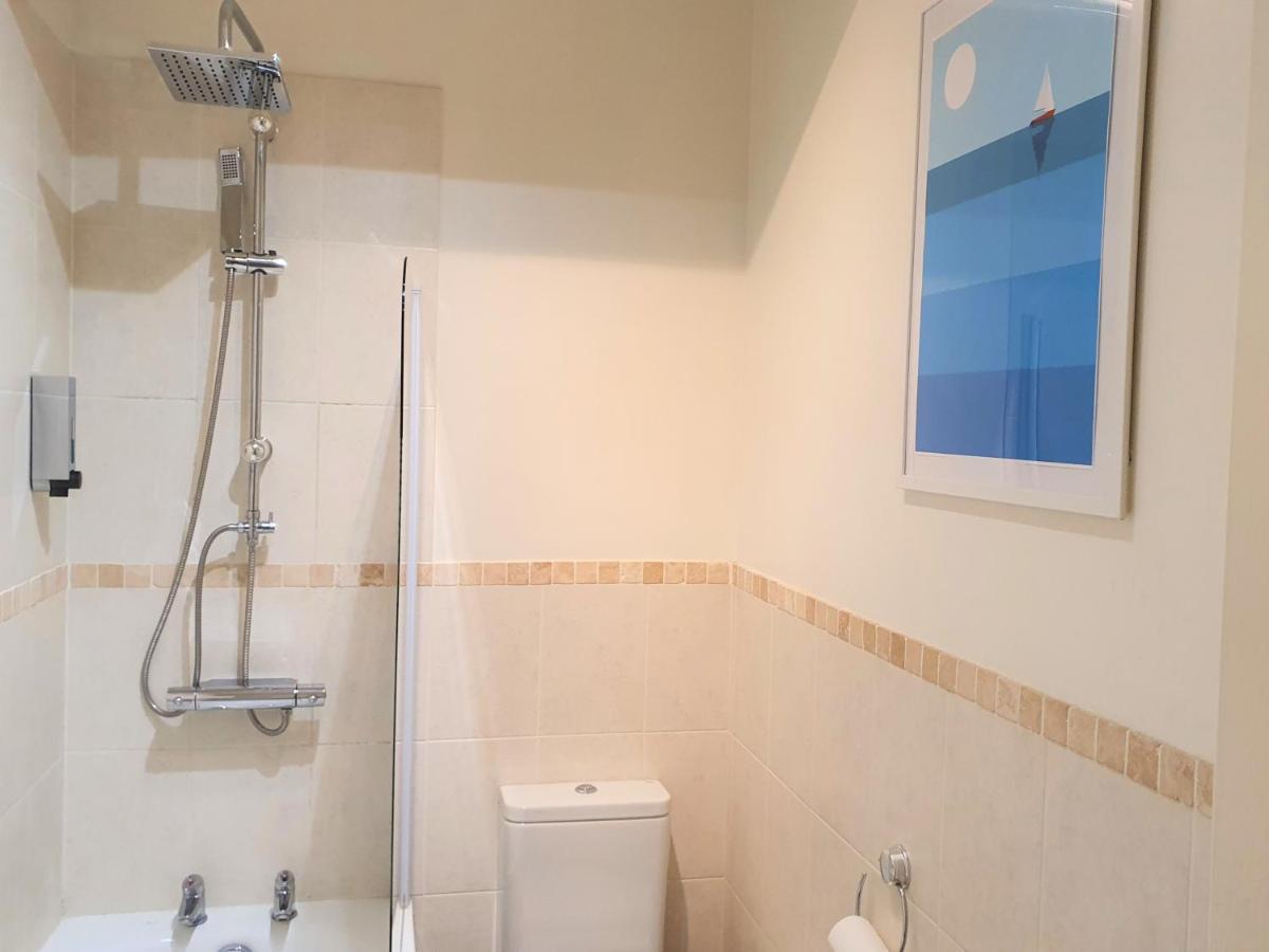 - Spacious 2 Beds Apartment *