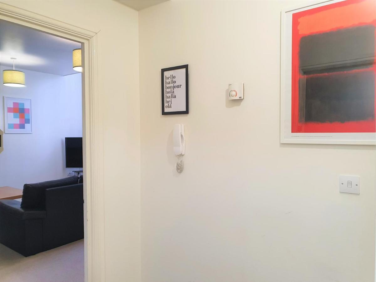 Apartment - Spacious 2 Beds Swindon