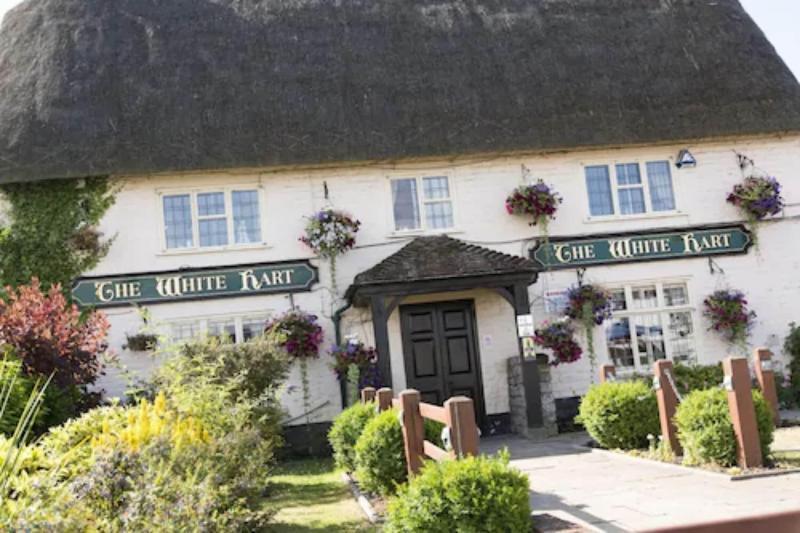 The White Hart, Wroughton Bed & Breakfast Swindon