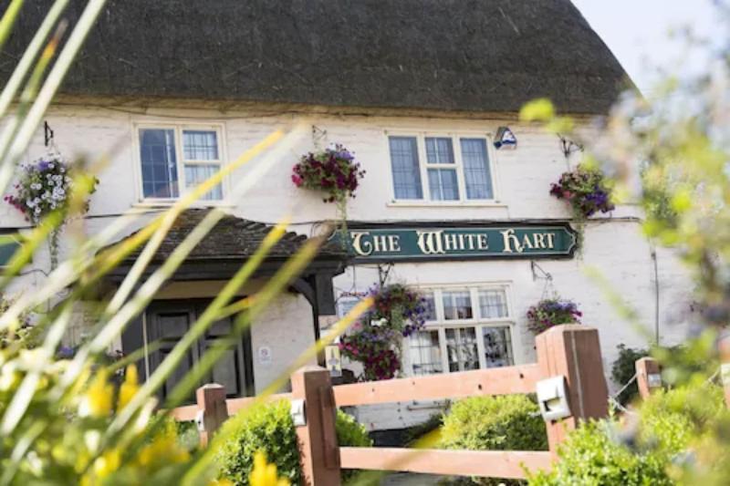 The White Hart, Wroughton 3*