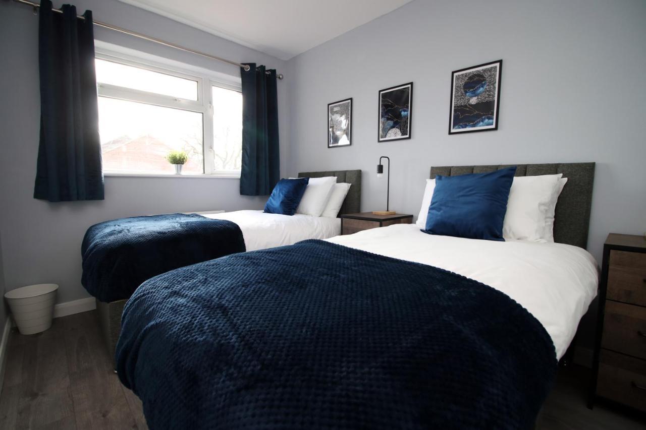 Chandos - Spacious Home, High Speed Wi-fi, Free Parking, Garden Holiday home