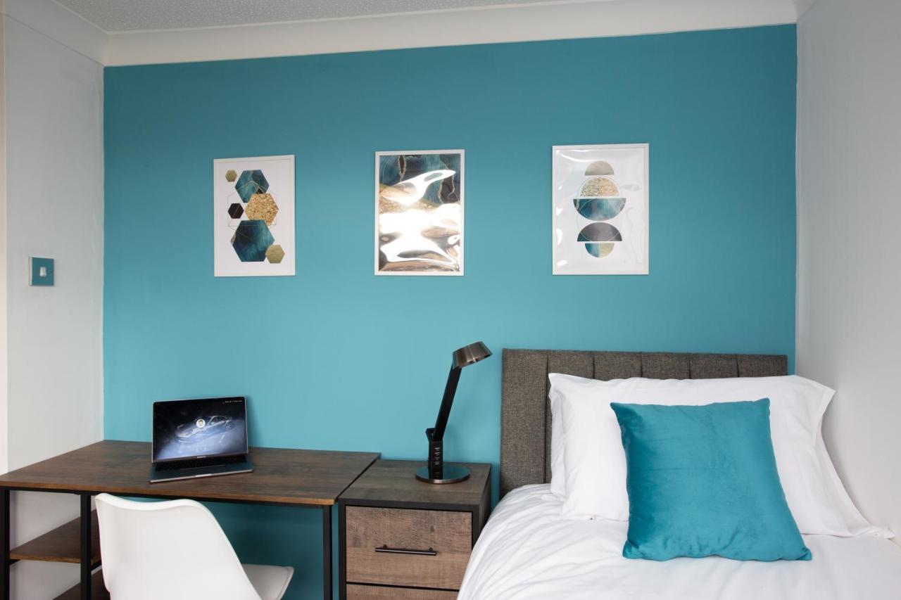 Gerard Walk - Spacious Home, High Speed Wi-fi, Free Parking, Garden *