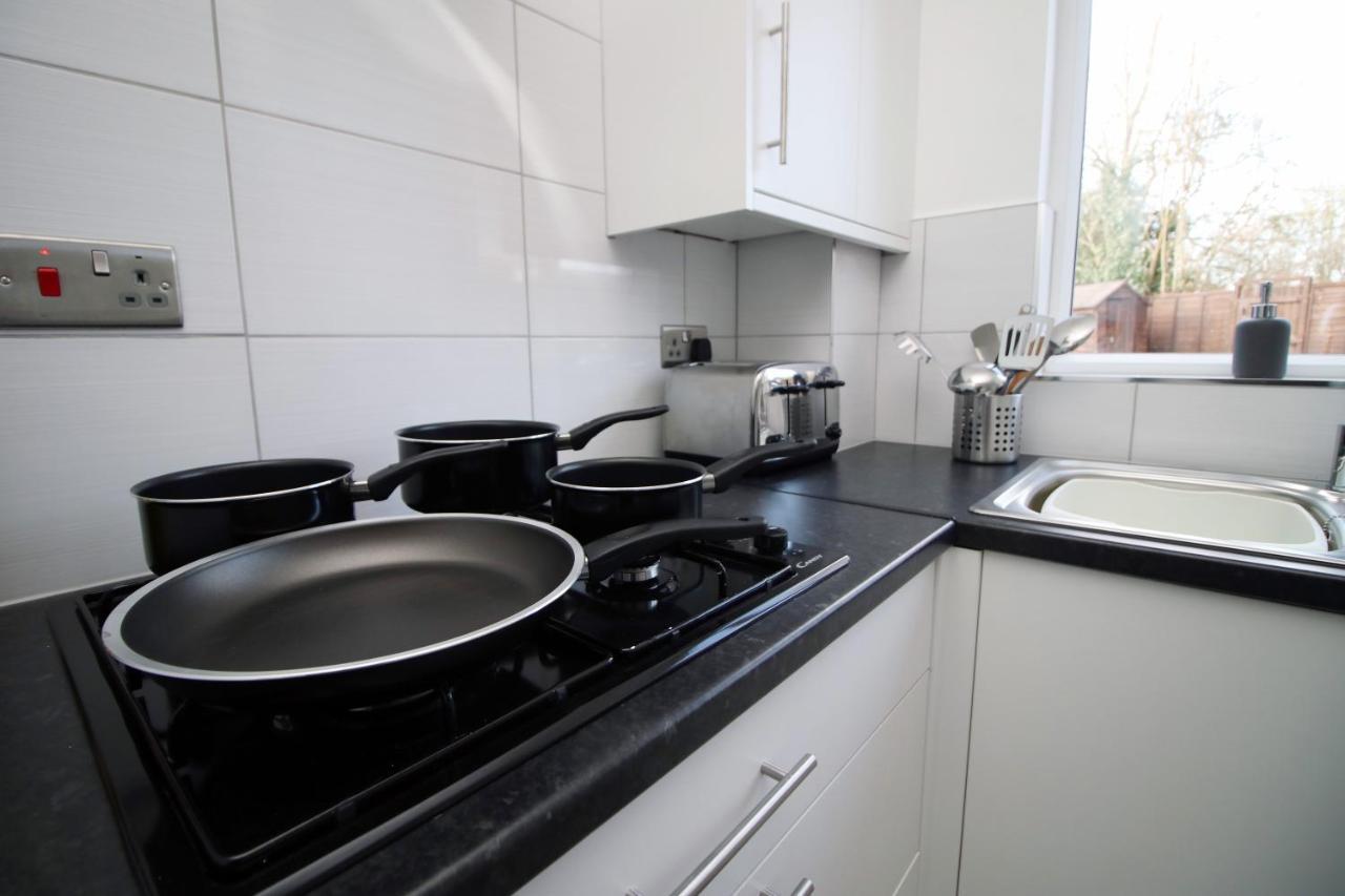 Holiday home Chandos - Spacious Home, High Speed Wi-fi, Free Parking, Garden