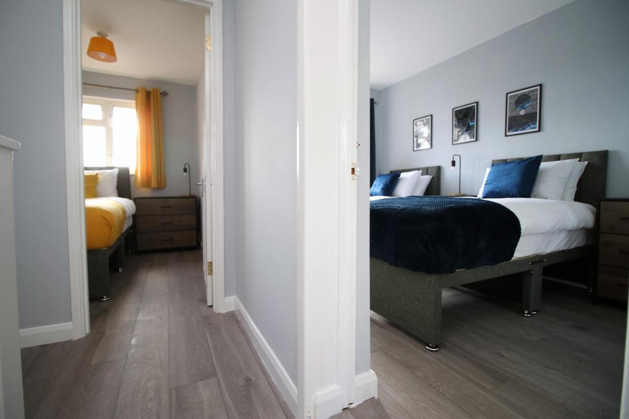Chandos - Spacious Home, High Speed Wi-fi, Free Parking, Garden *
