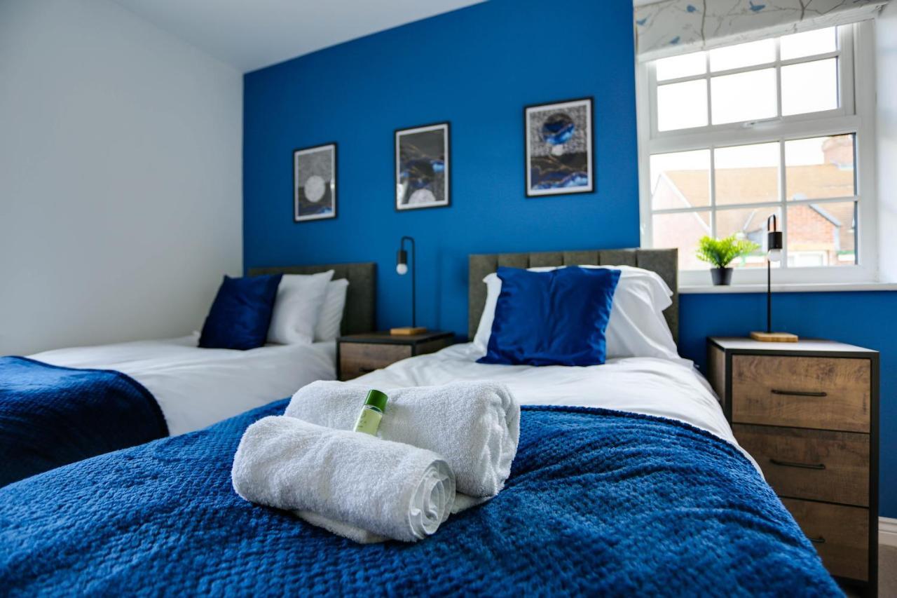 Staldon Court - Open Plan Apartment, High Speed Wi-fi, Free Parking Apartment *
