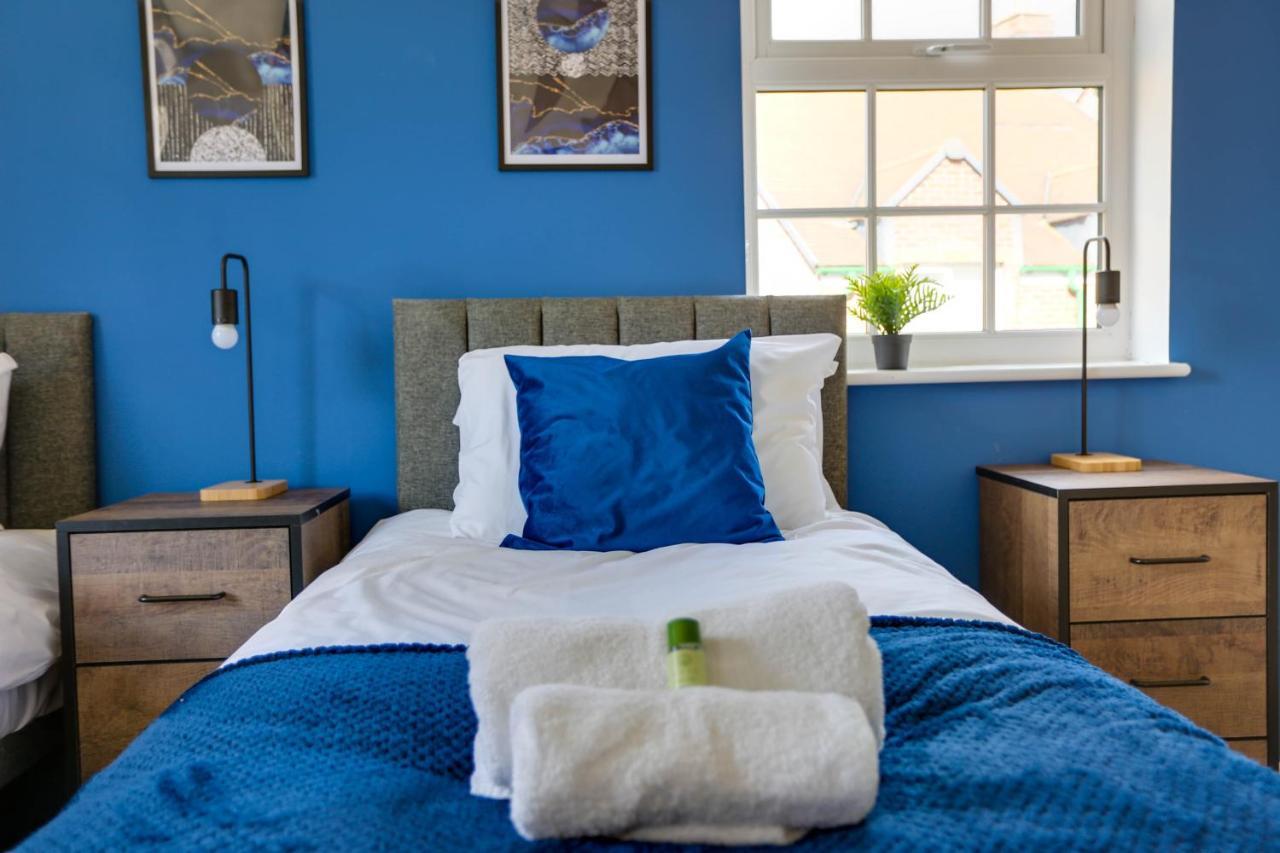 Staldon Court - Open Plan Apartment, High Speed Wi-fi, Free Parking