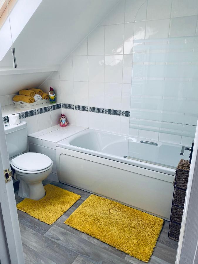 Rosewood Homestay Swindon