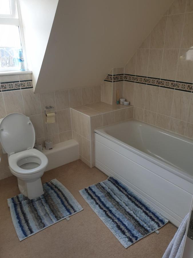 Homestay 6 Deluxe Doubles 2 With En In Large House - No Pets Swindon