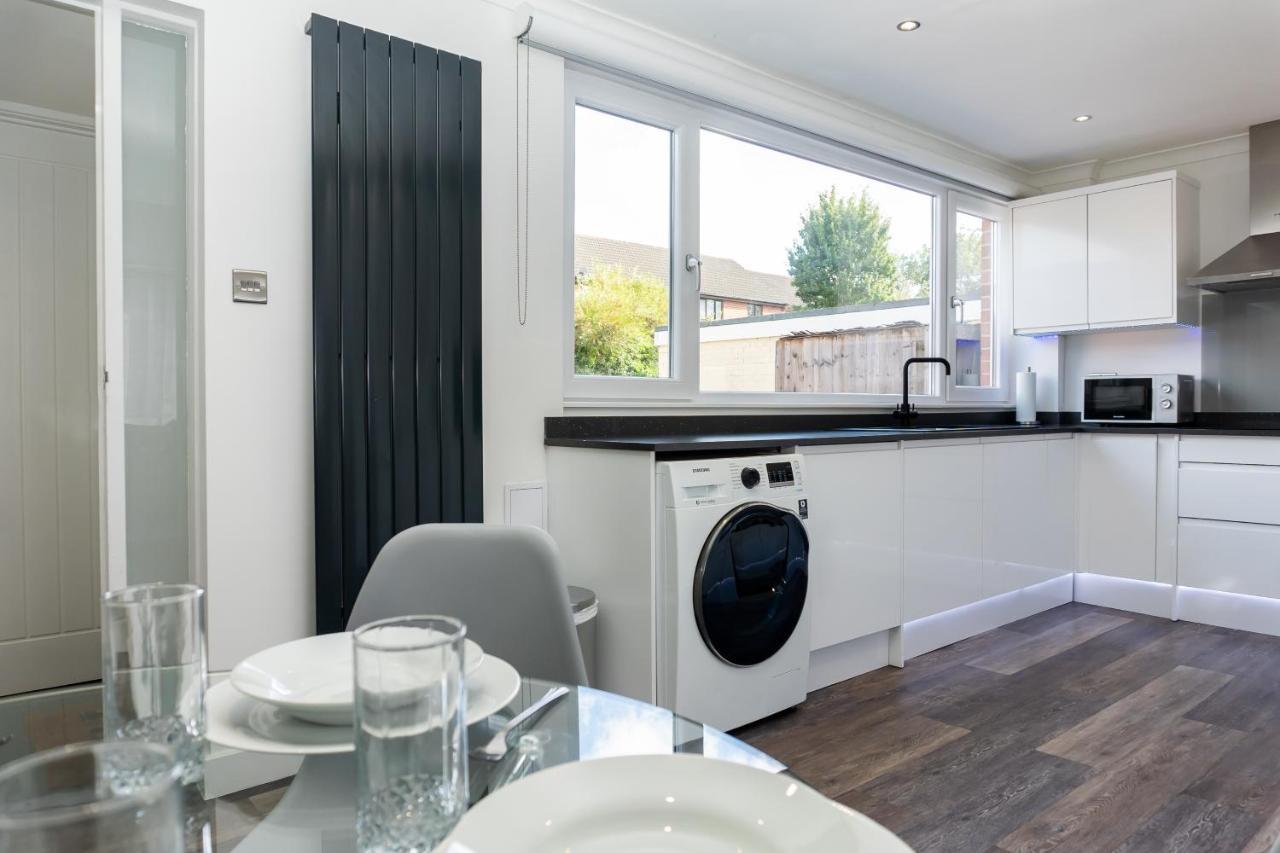Apartamento Inspiration By Olauda Sa - 3 Bed House With Free Parking Swindon