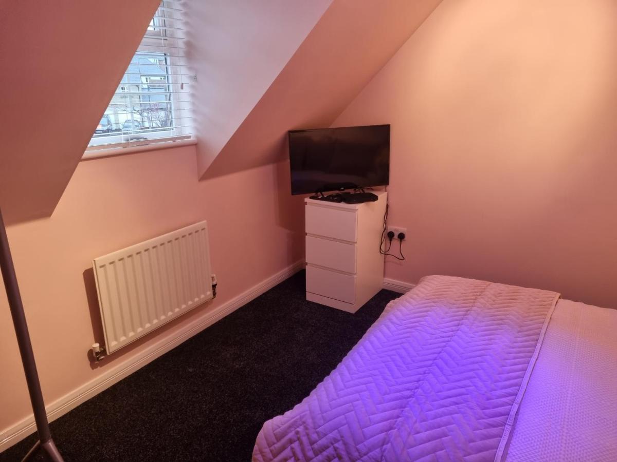 6 Deluxe Doubles 2 With En In Large House - No Pets