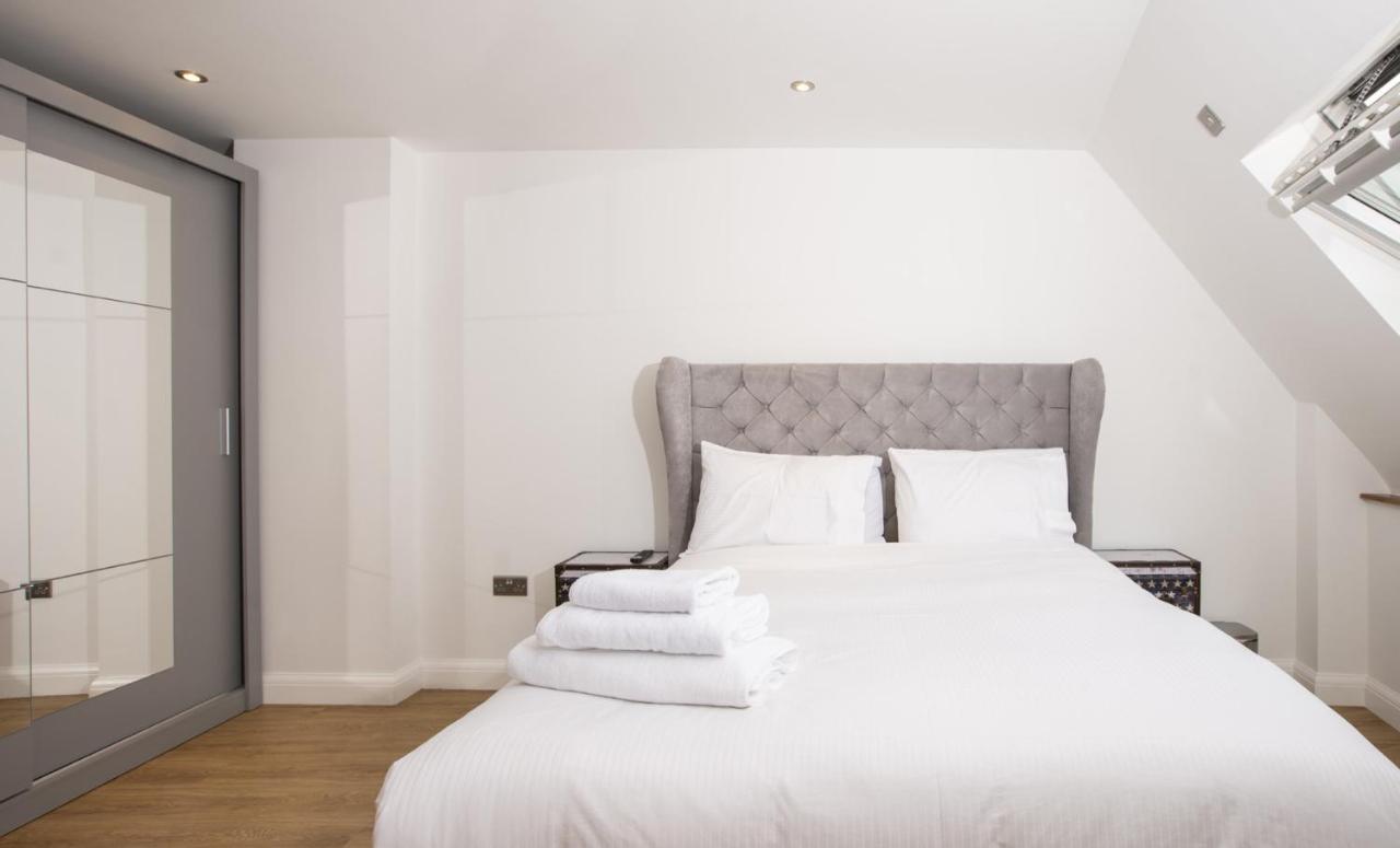 No 1 Wood Street Apartment *