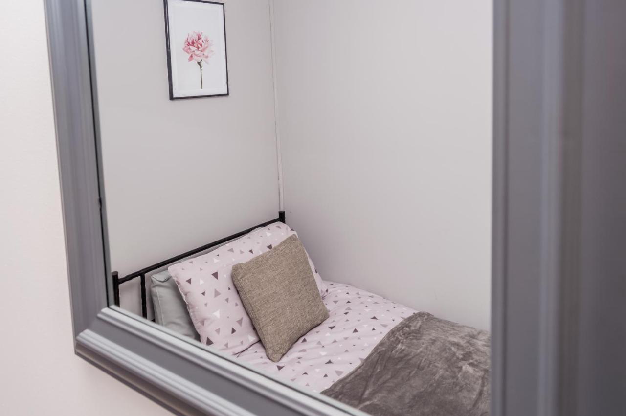 Cosy Contractor House & Garden & Free Parking Swindon
