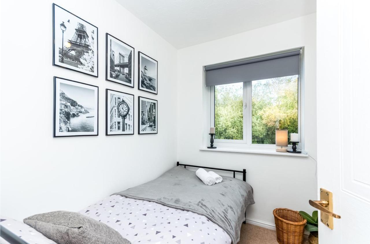 Cosy Contractor House & Garden & Free Parking Apartment *