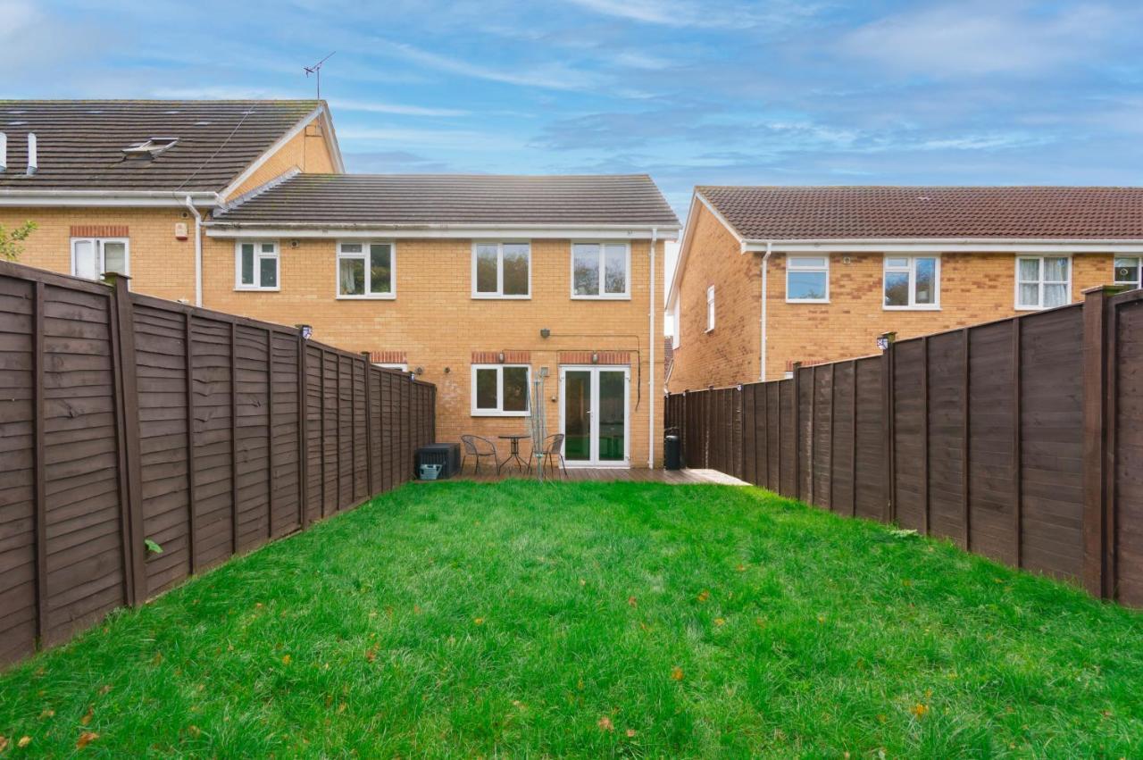 Apartment Cosy Contractor House & Garden & Free Parking *