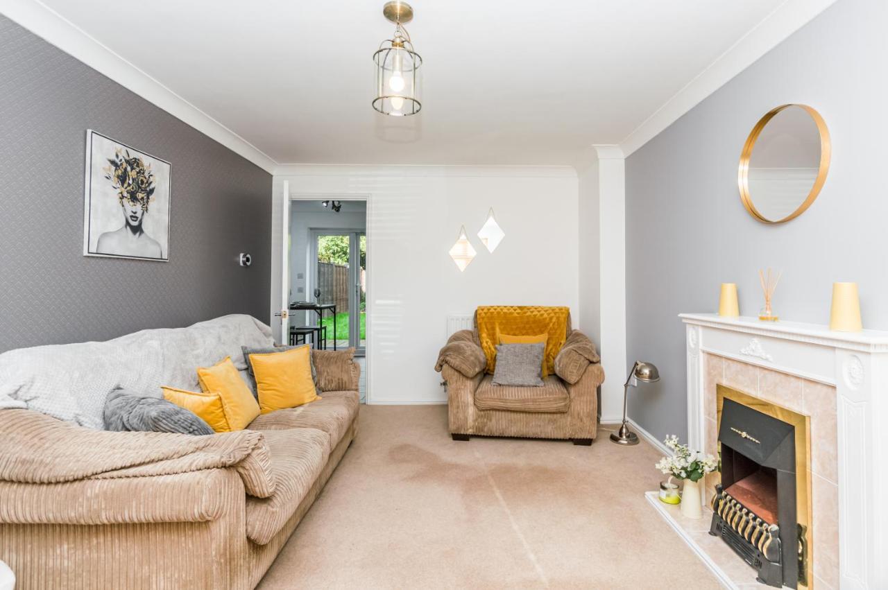 Apartment Cosy Contractor House & Garden & Free Parking *