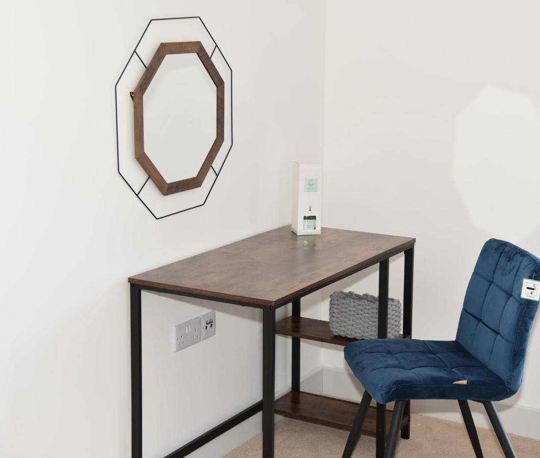 Apartamento Fantastic 2 Dbl Bedroom Apt. Free Off-road Parking *