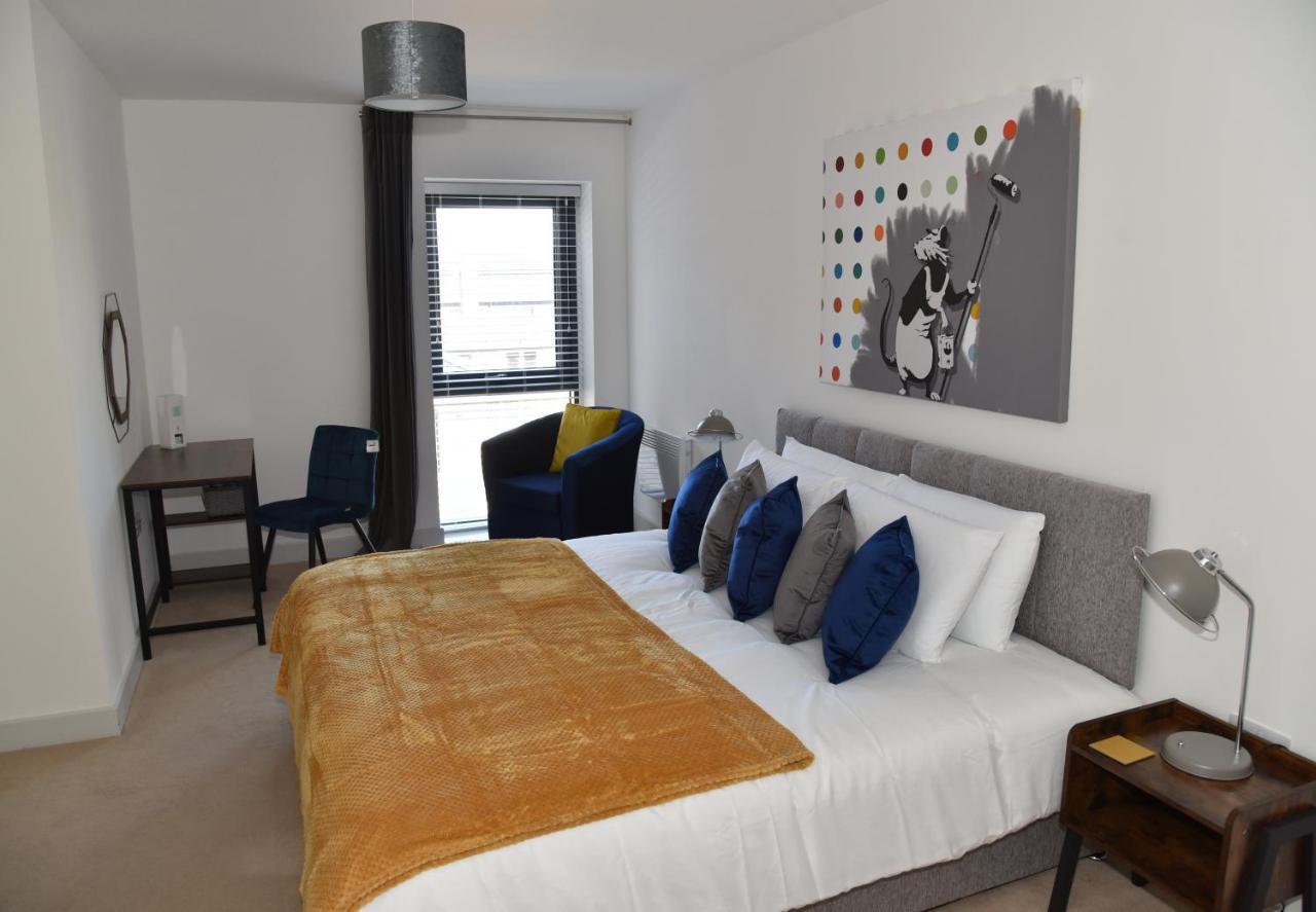 Fantastic 2 Dbl Bedroom Apt. Free Off-road Parking Căn hộ