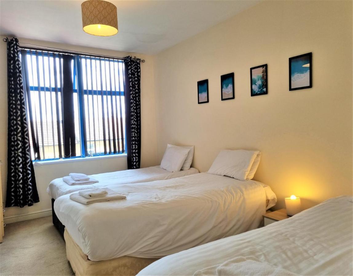 - Spacious 2 Beds Apartment Swindon