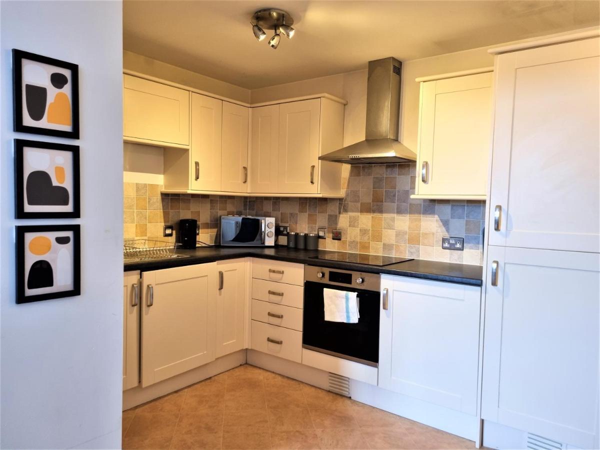 - Spacious 2 Beds Apartment