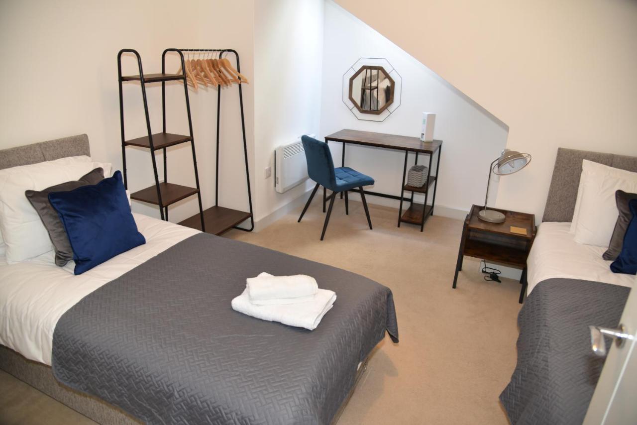Fantastic 2 Dbl Bedroom Apt. Free Off-road Parking Apartamento Swindon