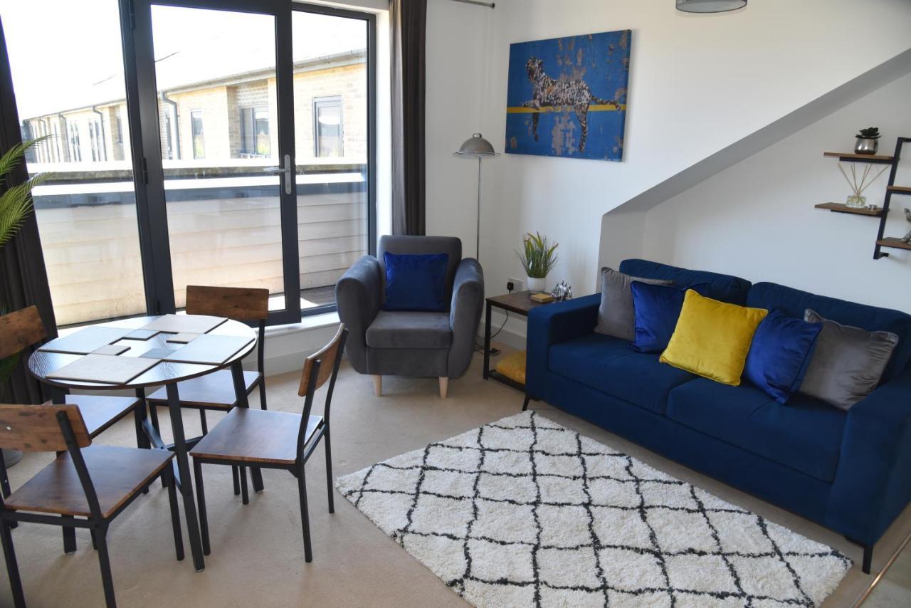 Fantastic 2 Dbl Bedroom Apt. Free Off-road Parking Căn hộ Swindon