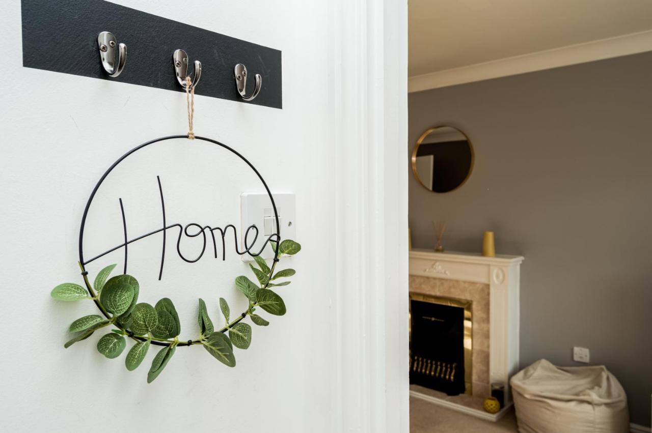 Cosy Contractor House & Garden & Free Parking Swindon