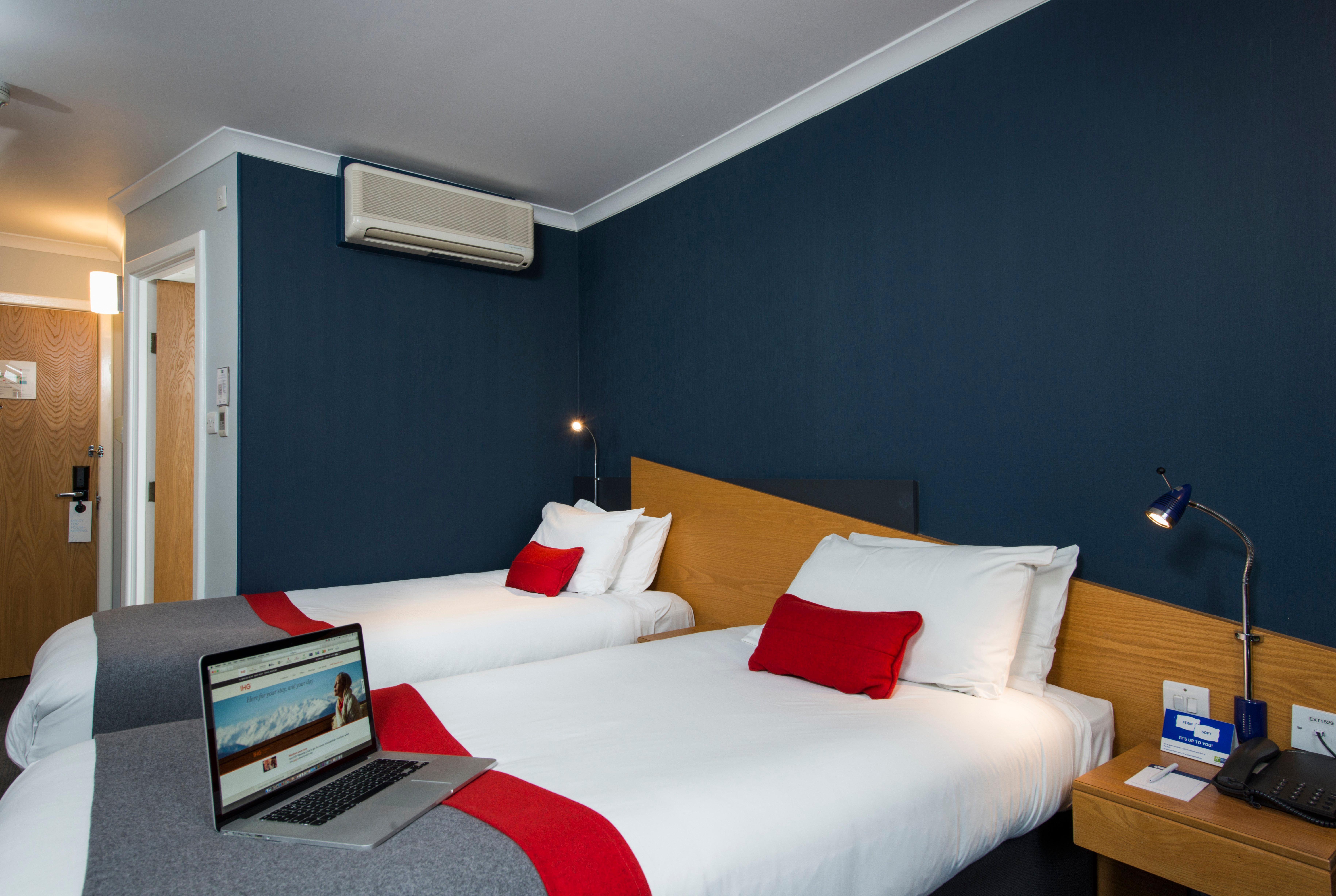 Express West An Ihg Hotel 3*