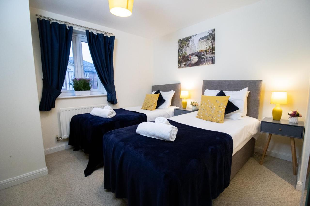 Brookvale - Free Parking Apartment Swindon