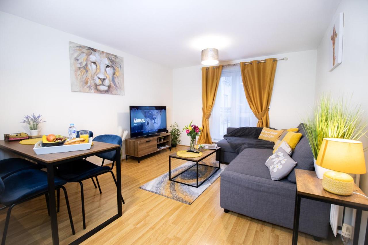 Brookvale - Free Parking Apartment Swindon