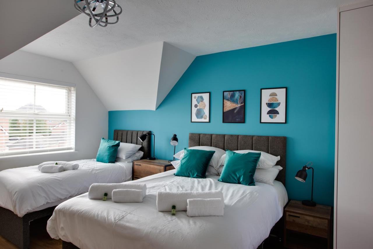 St Austell - Spacious Home, High Speed Wi-fi, Free Parking, Garden Swindon