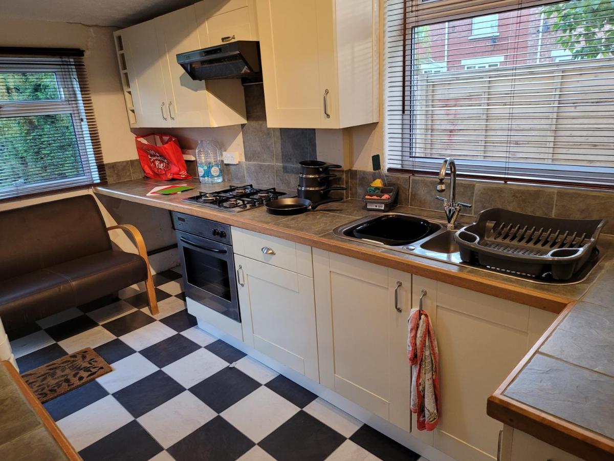 Shergold Guest house Swindon