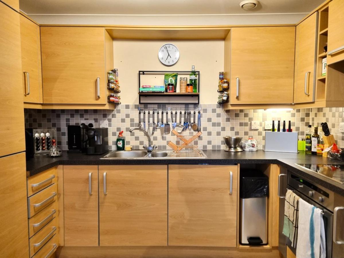 The Belmont, Old Town Apartment *